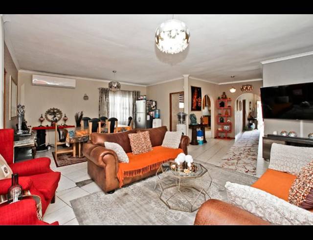 4 BEDROOM CLUSTER FOR SALE IN BRUMA